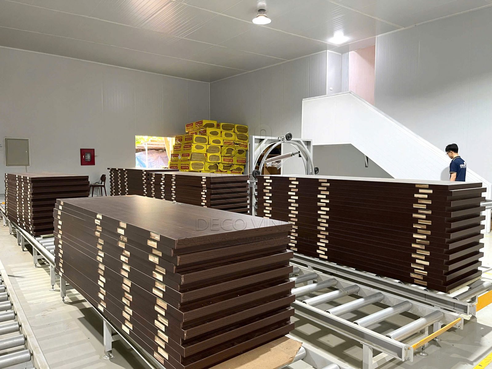 cửa gỗ melamine xuất xưởng