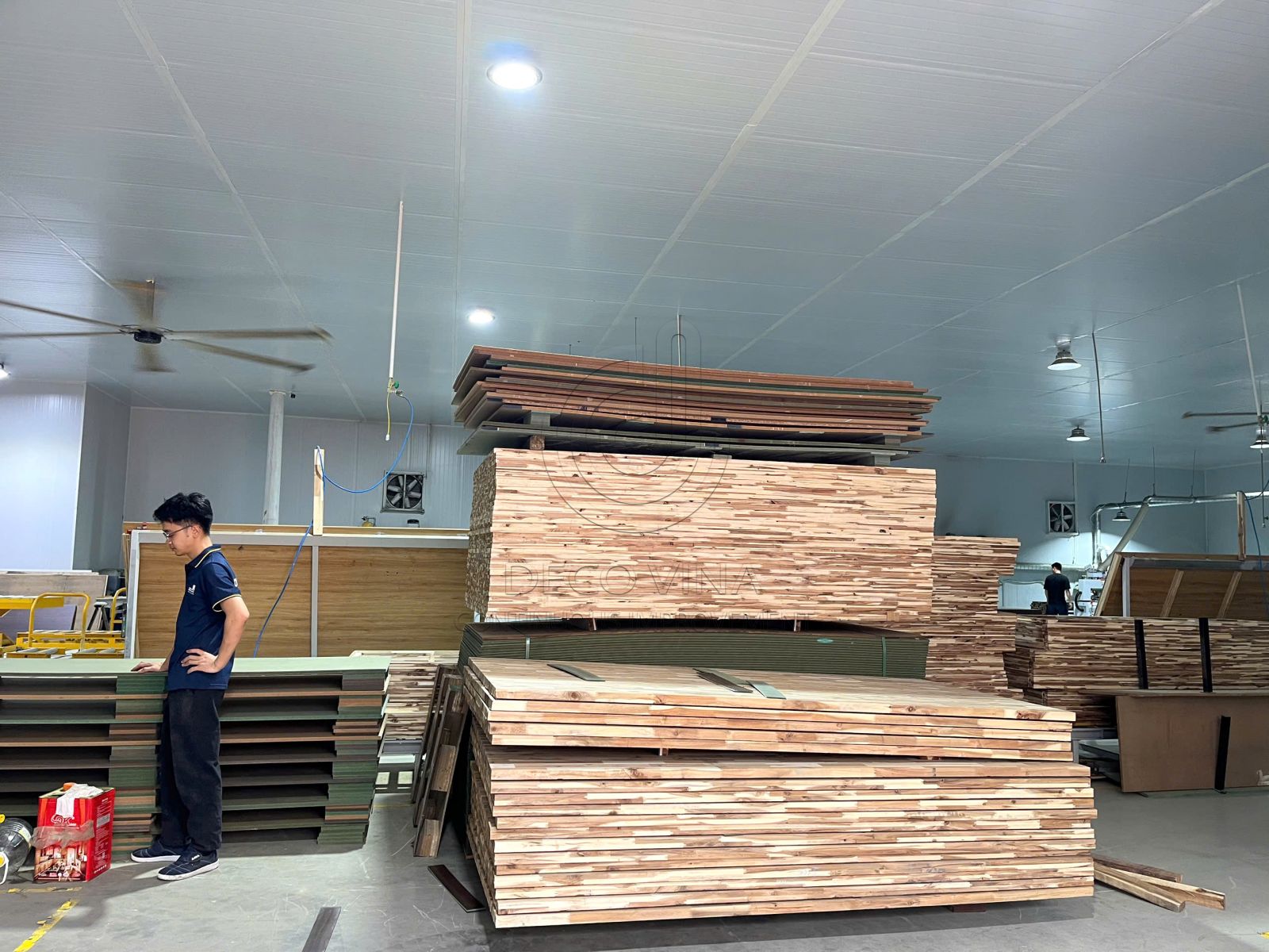 xưởng sản xuất cửa gỗ hdf